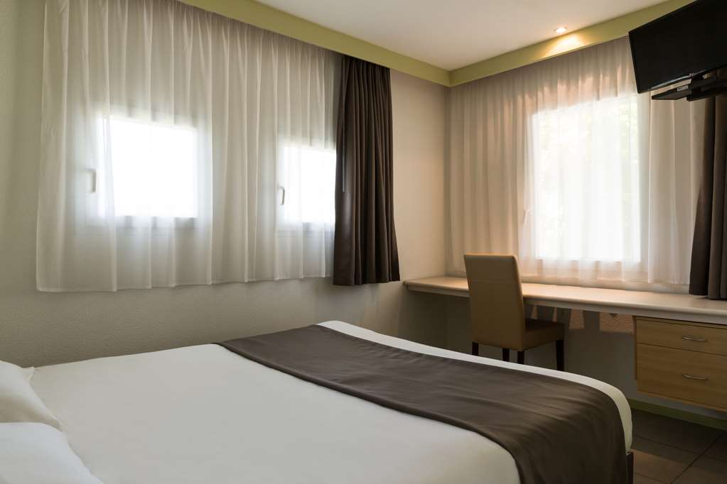 Hotel Confort Le Moulin Rouge Terrasson Ruang foto